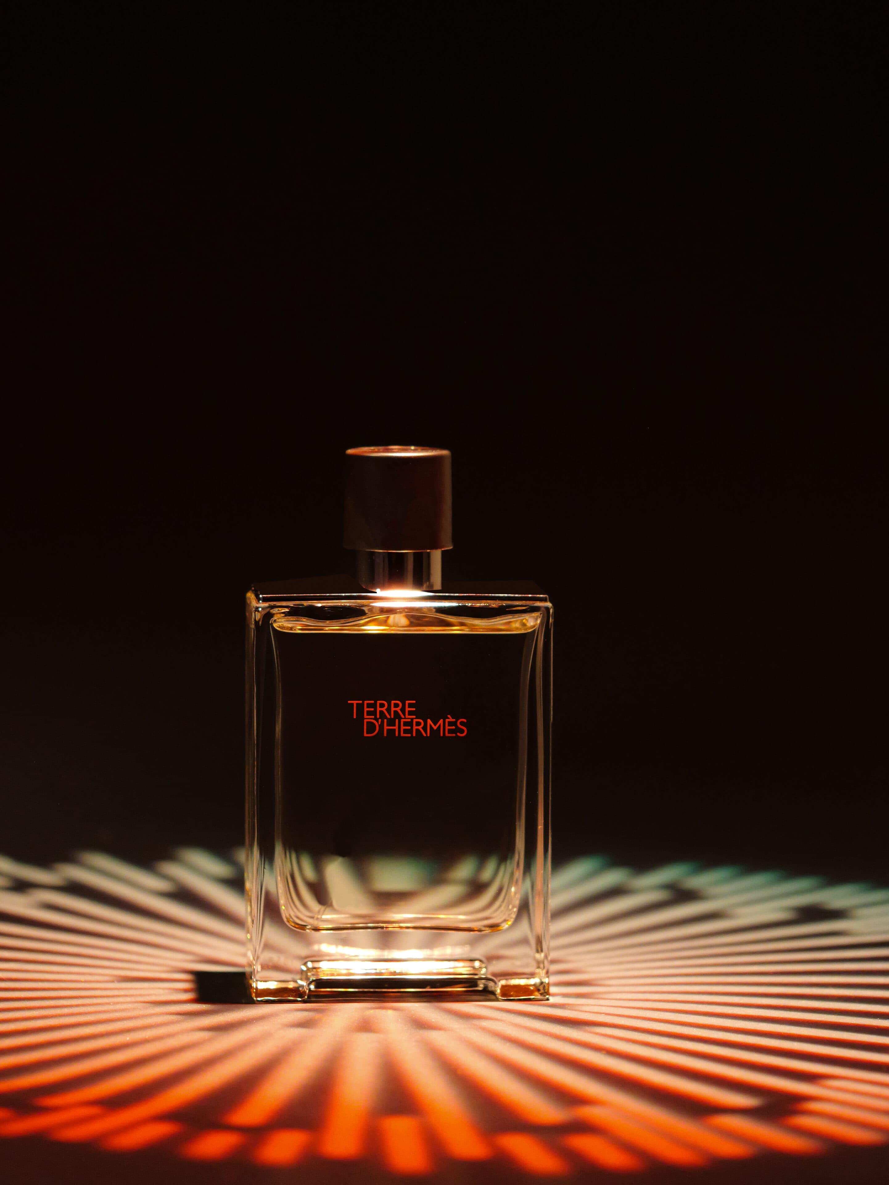 Hermès Terre d'Hermès — Studio Kassem, étude lumière rasante fragrance terreuse