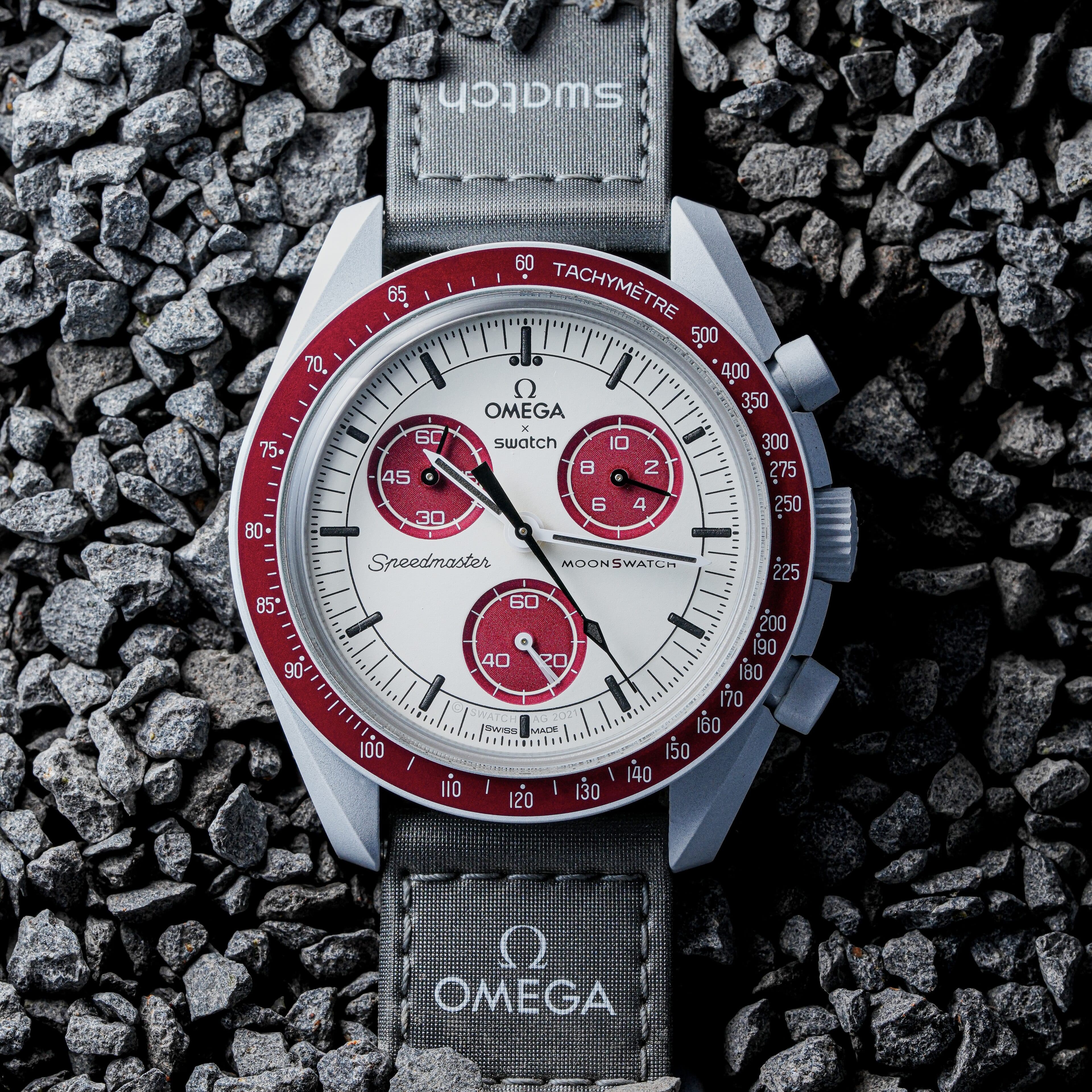 Swatch × Omega MoonSwatch — photographie détail cadran biocéramique collaboration horlogère