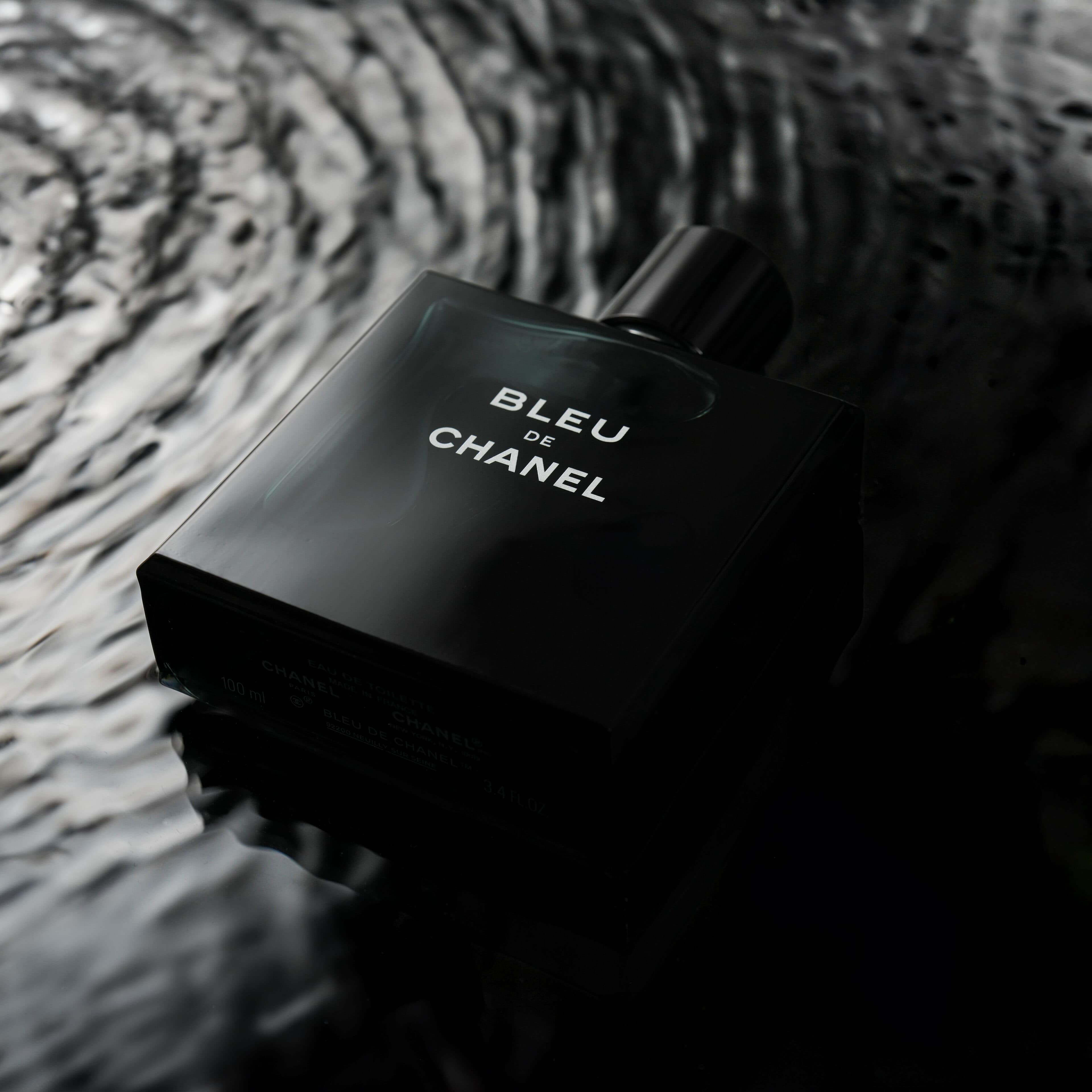 Bleu de Chanel — packshot parfum luxe