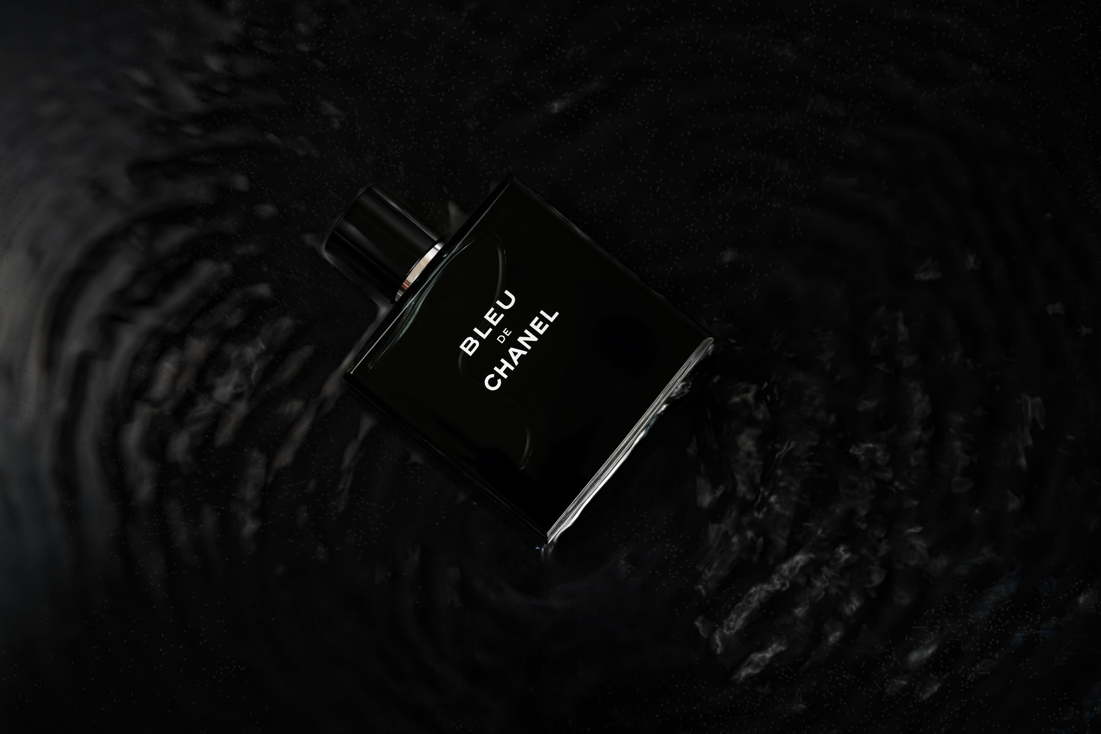 Contenu Instagram parfum luxe — Bleu de Chanel Studio Kassem Paris